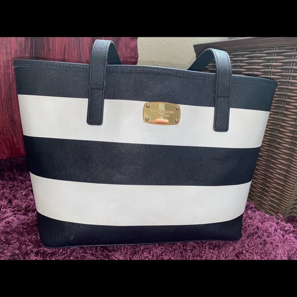 Michael Kors black and white striped bag - Picture 1 of 5